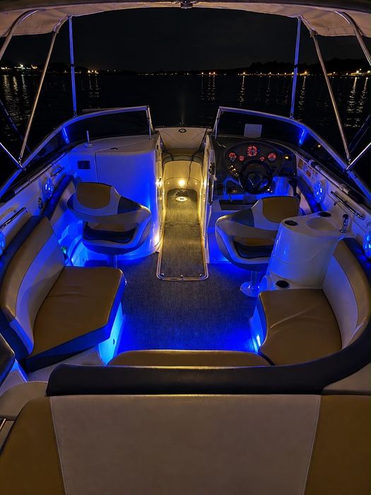 Rinker 246 Captiva Barco Bowrider