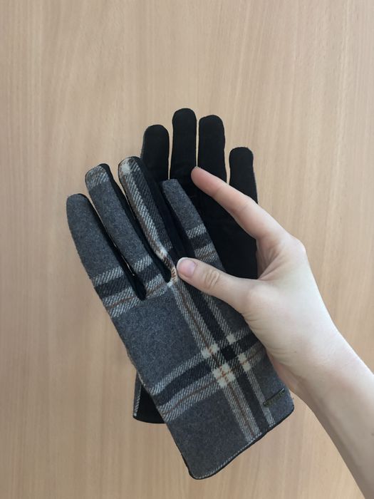 Rekawiczki szare w kratę Mohito
