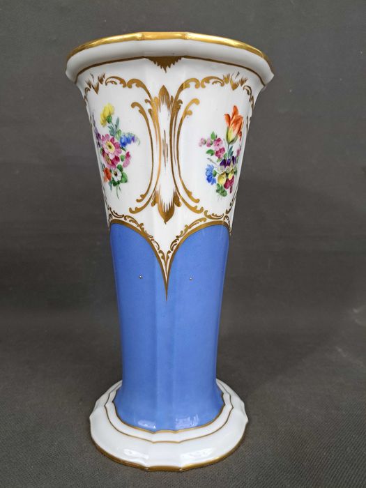 Wazon porcelanowy Furstenberg, złocony wys. 24,5 cm