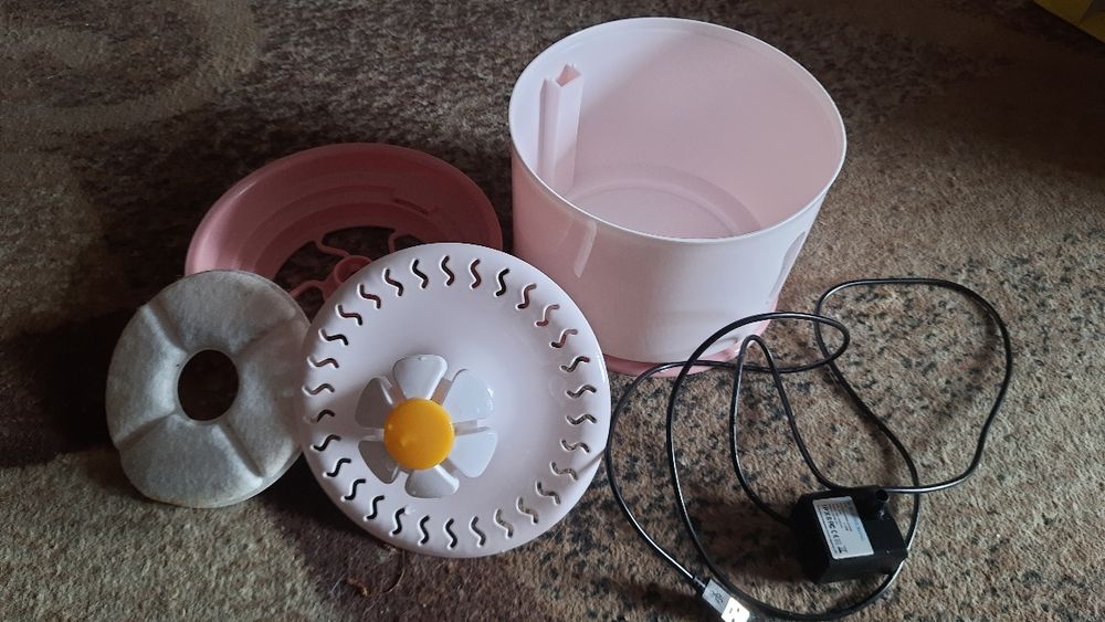 Фонтанчик- поїлка для котиків