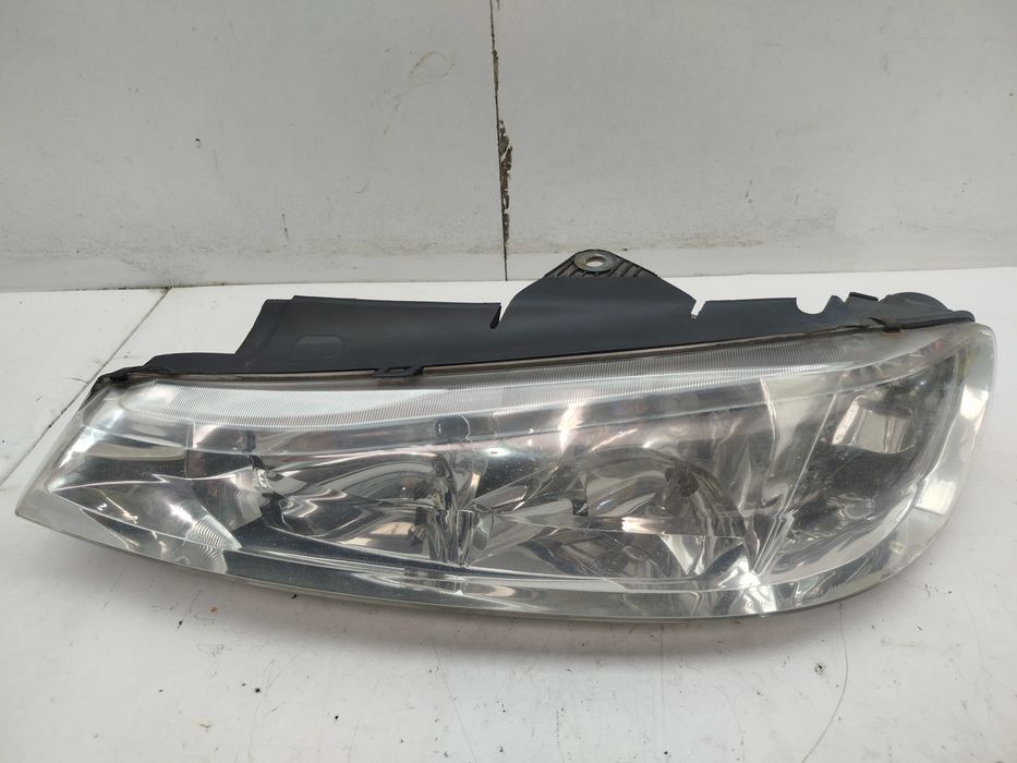 Ótica / farol esquerda PEUGEOT 406 (8B)