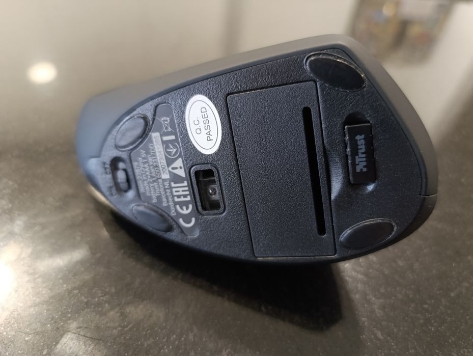 Trust Rato Vertical Wireless Ergonomic Mouse