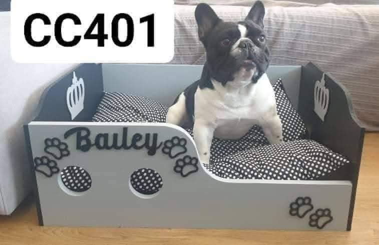 Camas em madeira para cães