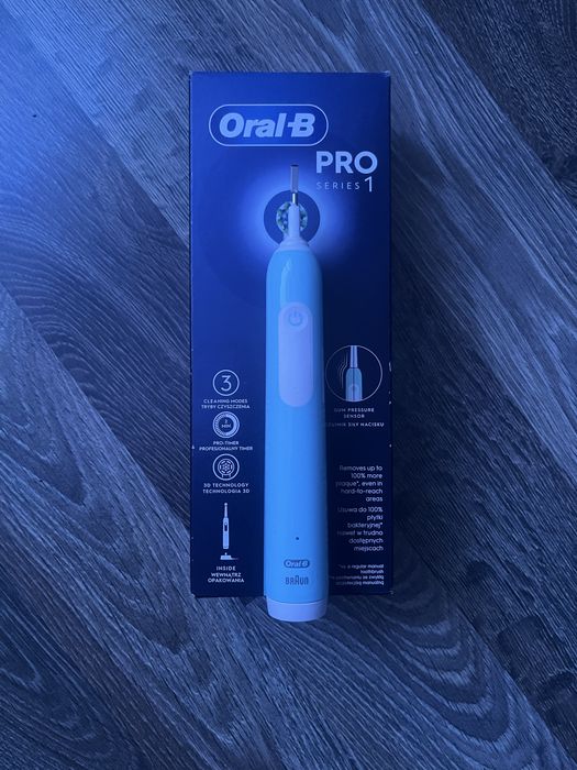 Електрична зубна щітка Oral-B Pro Series 1