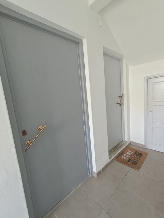 Uma Moradia Com 2 Apartamentos Independentes