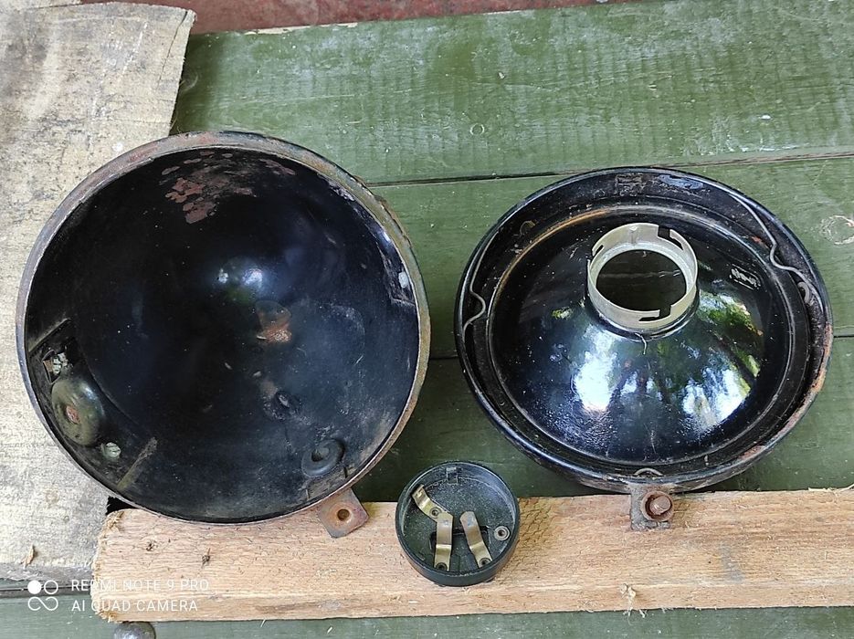Продам фару на старый Минск или старый Ковровец, б/у.