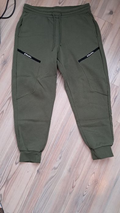 Spodnie cropp dresowe rozm. L