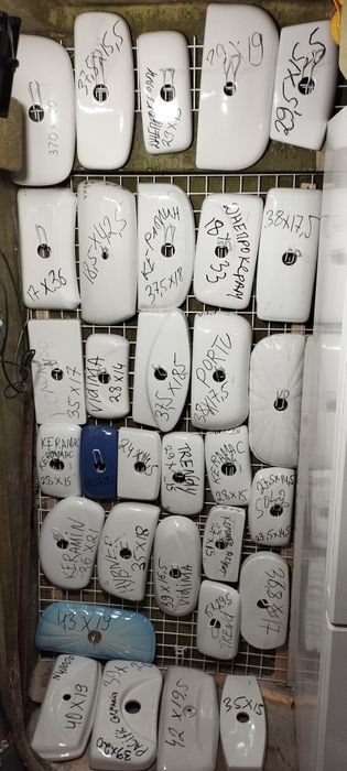 Продам унитазы, б/у для строителей,бачки.