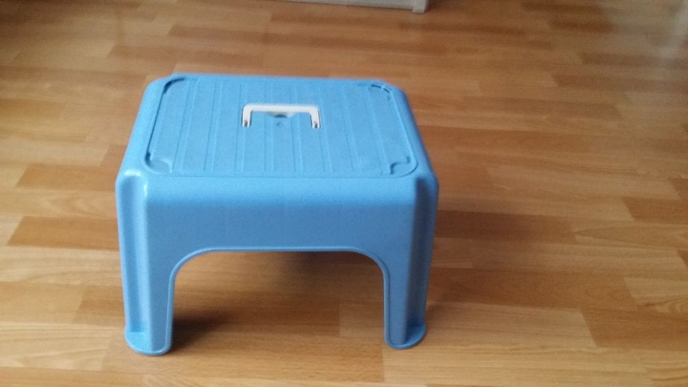 Krzesełko dla dziecka -podest 23 cm wysokość