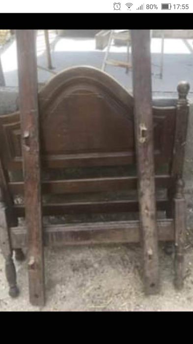 Quarto de solteiro em Mogno