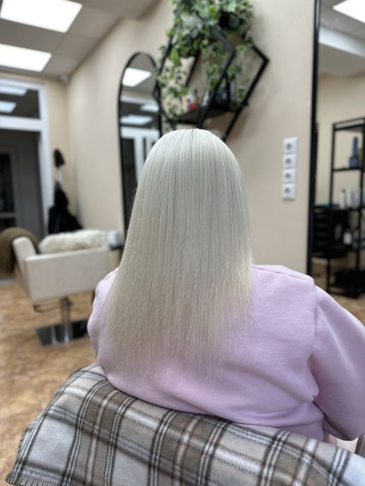 Наращивание волос за 2000 грн/коррекция