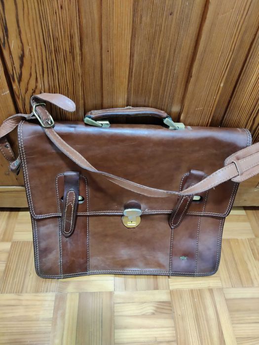 Pasta executiva Homem Adpel Italiana  de muito boa Pele