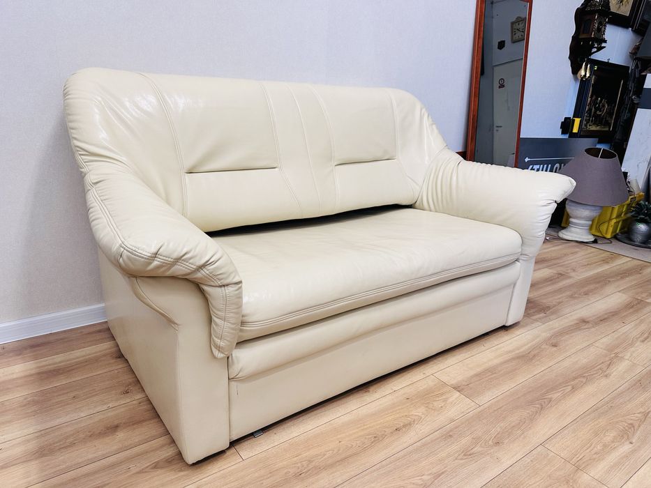 Zadbane kanapy rozkladane - 5 sztuk :)