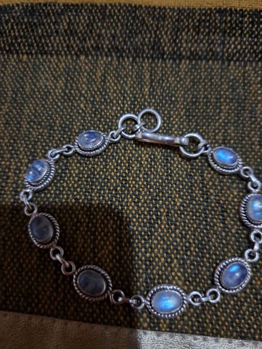 Pulseira  em prata com pedras da lua