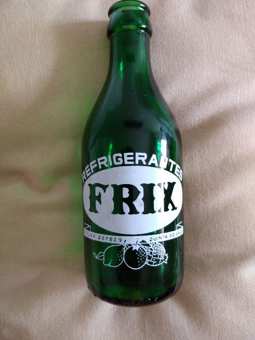 Garrafas de bebida antigas