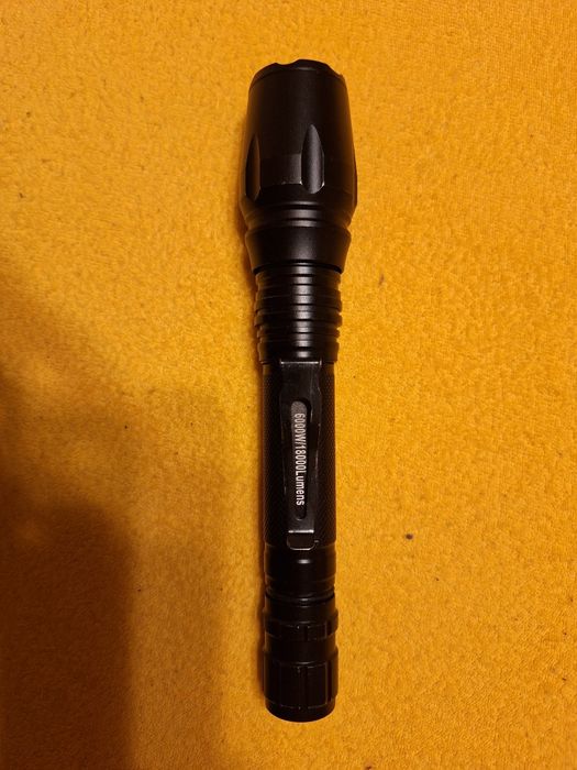 Latarka , mocna,  1800 lumenów