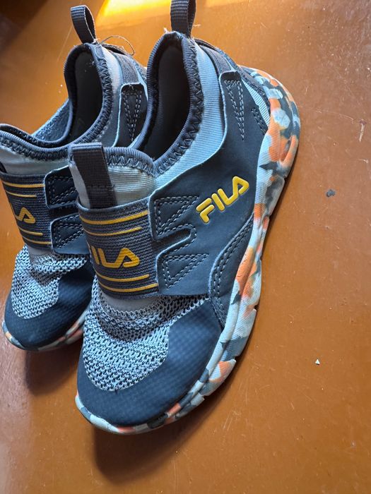 Легенькі кросівки fila на літо р. 28 в гарному стані
