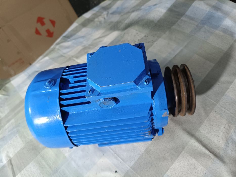 Продам электродвигатель  2,2 квт