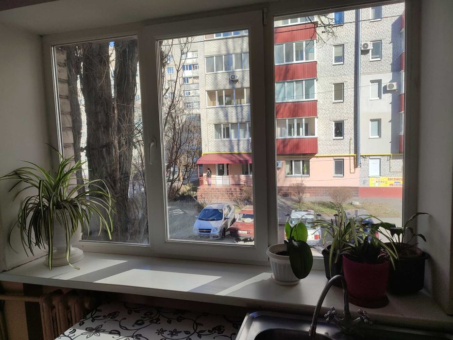 Продам малосімейку в районі автопарку. Свіжий косметичний ремонт.