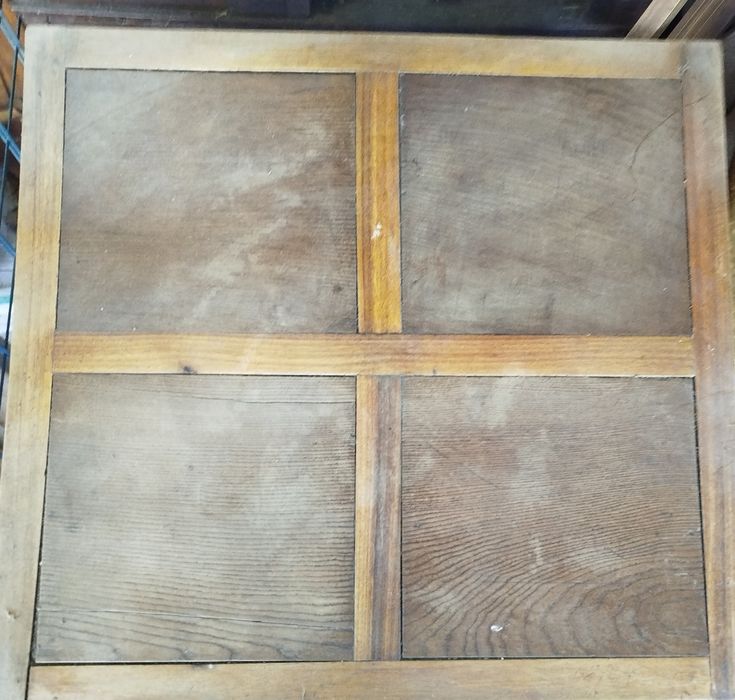 Mesa de jantar extensível em madeira