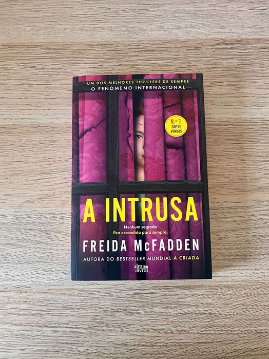 Livro A intrusa, de Freida McFadden