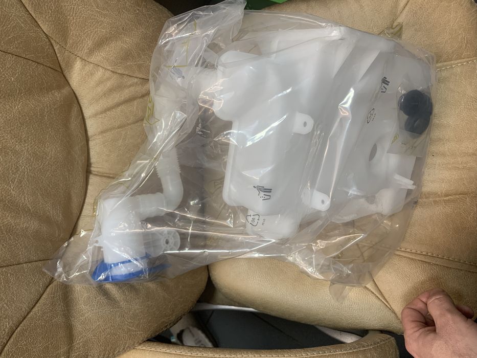 Продам бачок омивача Volkswagen Caddy