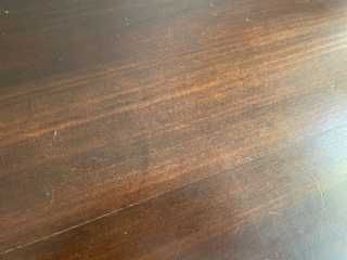 Mesa de madeira redonda antiga. 4 pés , de apoio - Diam 74 cm