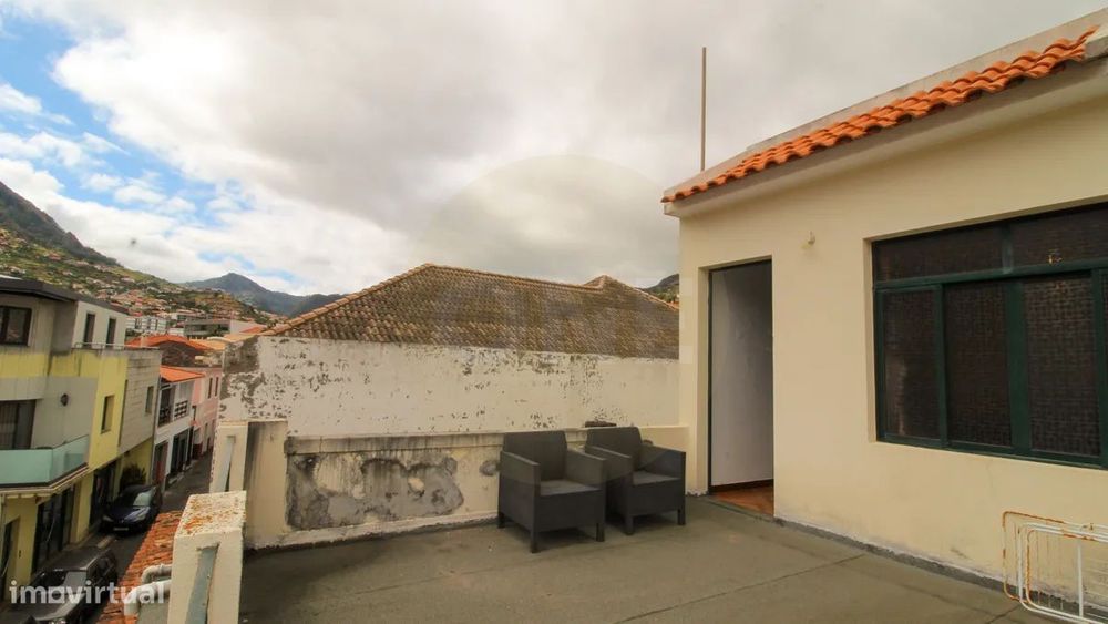 Prédio para Comércio e Habitação no Centro de Machico