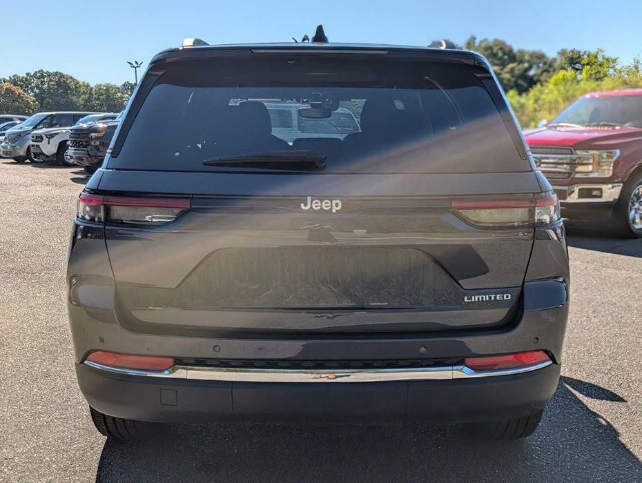Jeep Grand Cherokee      2024