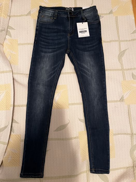 Męskie spodnie z metką