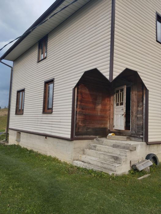 Продам будинок з земельною ділянкою