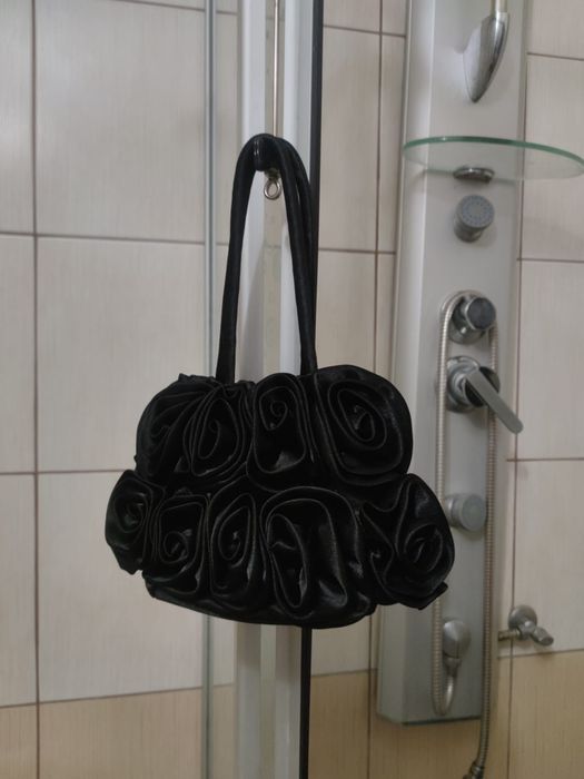 torba torebka wieczorowa mała w róże czarny wzór fałdowania sport retr