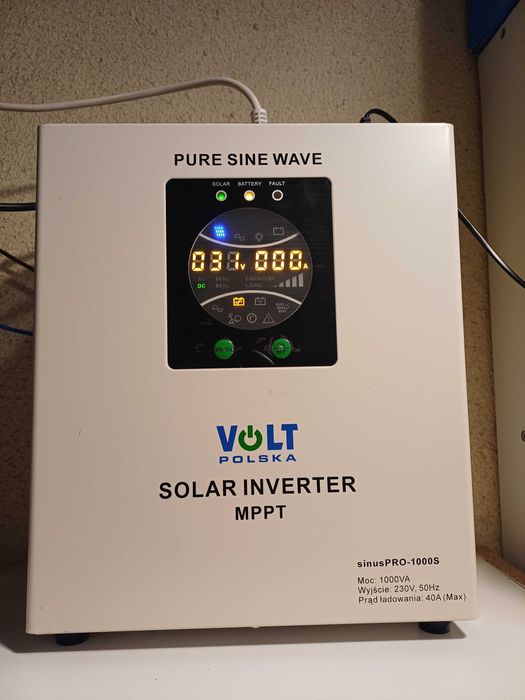 Солнечный инвертор Volt Polska SINUS PRO 1000 S 12/230V + AGM 100 Ah