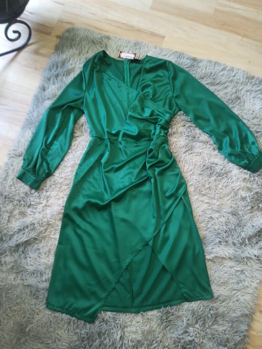 Satynowa sukienka kopertowa r. 46