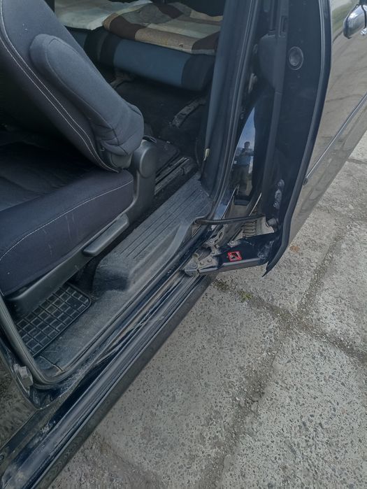 Продам Mazda 5 2007г.в.