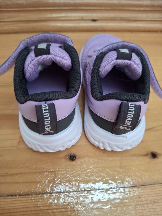 Кросівки nike revolution 21 розмір