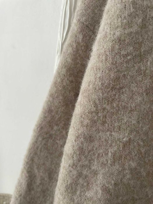 H&M sweter beżowy melanż oversize z włosem wełna S 36 M 38