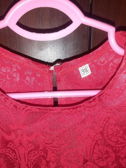 Дуже гарне плаття на дівчинку 98см