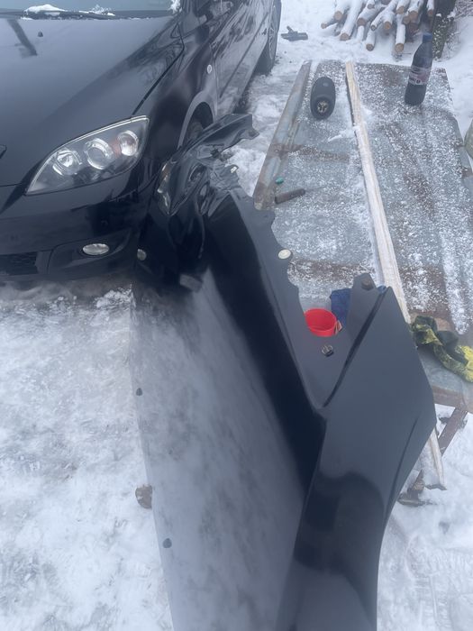 Капот mazda 3 bk хетчбек чорний