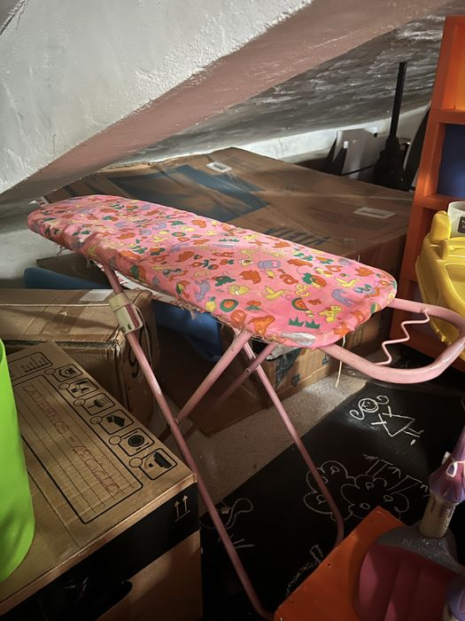 Dou/ofereço artigos/brinquedos de criança variados