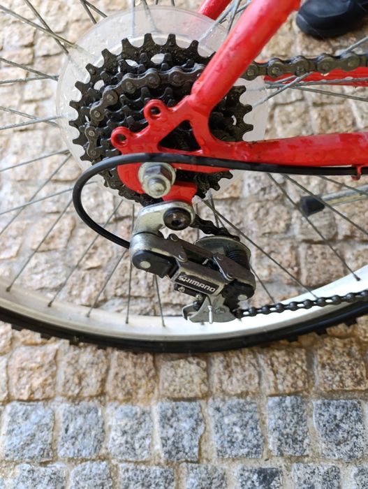 Bicicleta Sirla - Mudanças e Travões Shimano