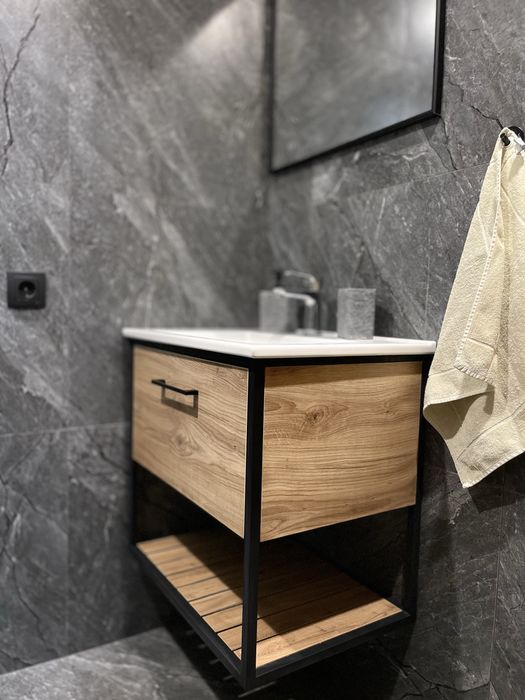 Подобова оренда великого будинку за містом з басейном з підігрівом