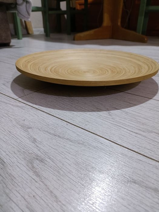 Продам блюдо из дерева.