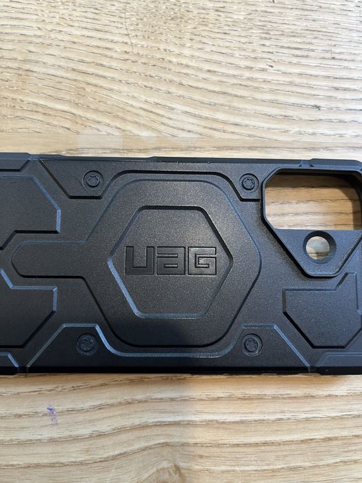 Оригінальний чохол uag на 17 айфон (протиударний)