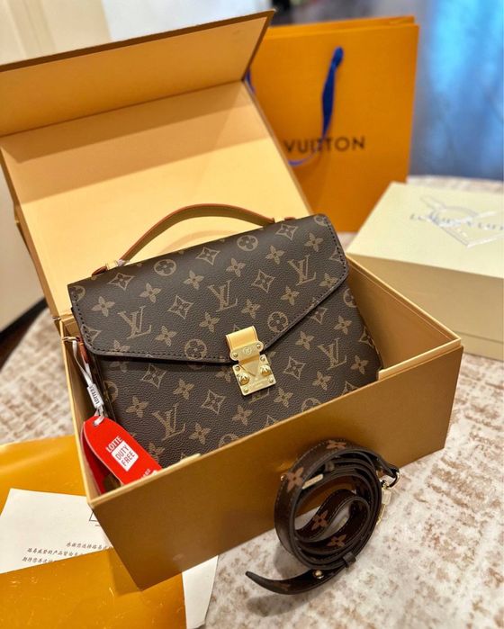 Torebka Louis Vuitton pochette