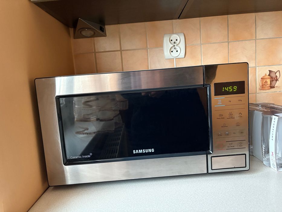 Mikrofala samsung me83m