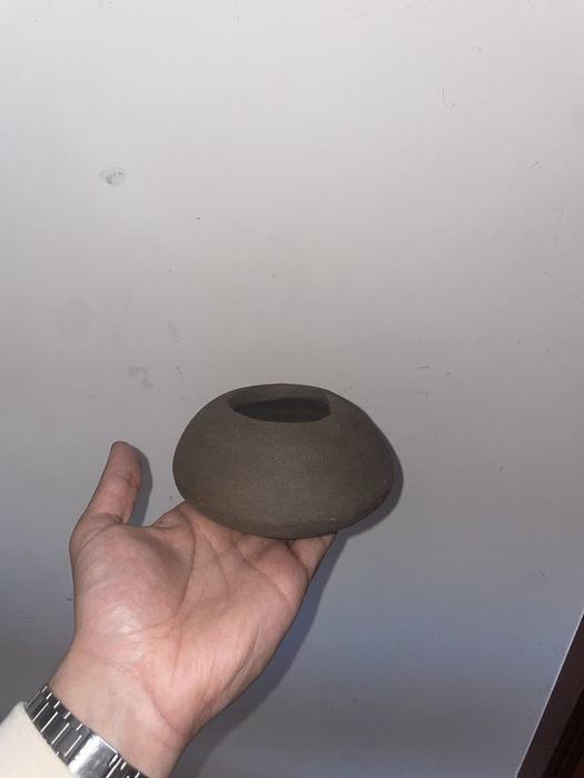 Cinzeiro feito à mão em cerâmica