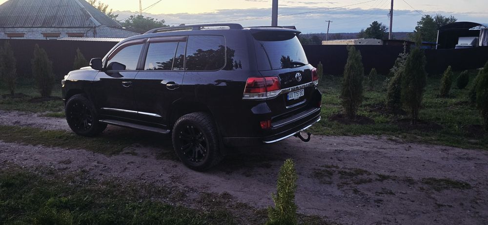 Land Cruser 200.   2010 г.в. 4.5 disel
