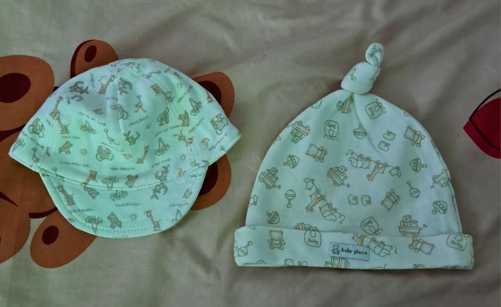 Dwie Czapeczki niemowlęce unisex 6-12 miesięcy