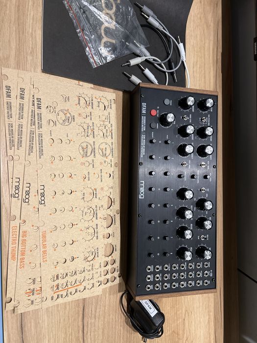 Moog DFAM  drum machine syntezator analogowy